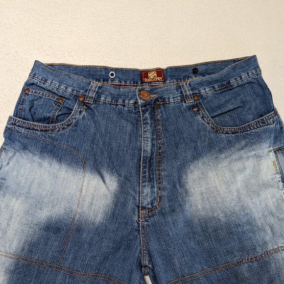 Burgundy Brand Bleached Denim Shorts w/Zippered Pockets - size 42 Waist* - Picture 3 of 7